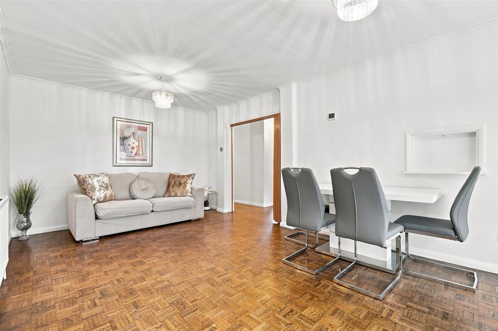 Property photo 2 of 20