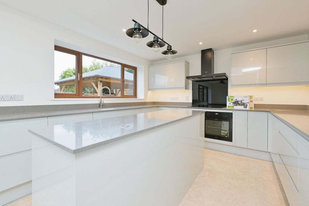 Property photo 1 of 24
