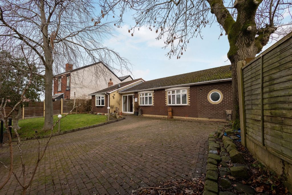 Property photo 2 of 40 Pbox-Img.Jpg