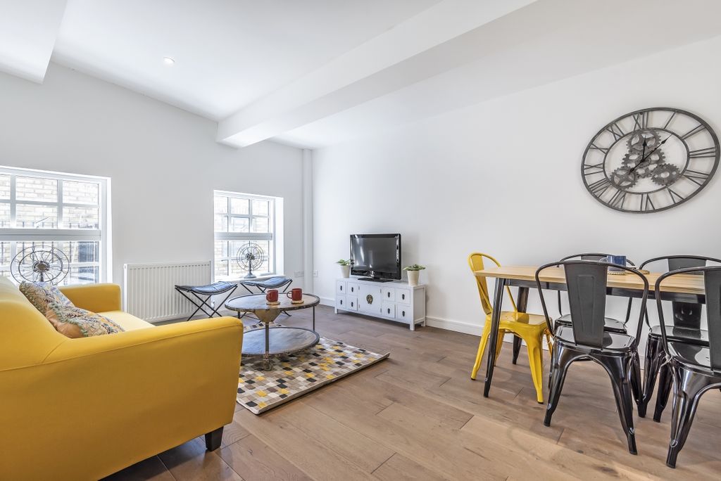 Property photo 2 of 5 483831 (1)