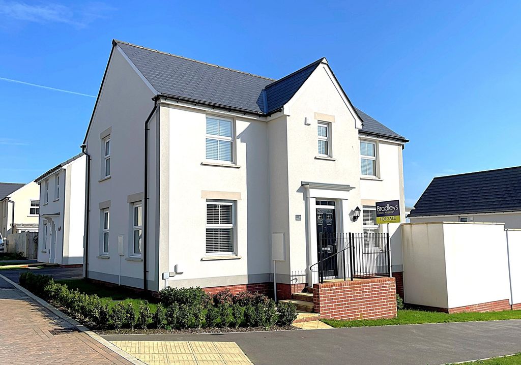 Property photo 1 of 15 1 - Front