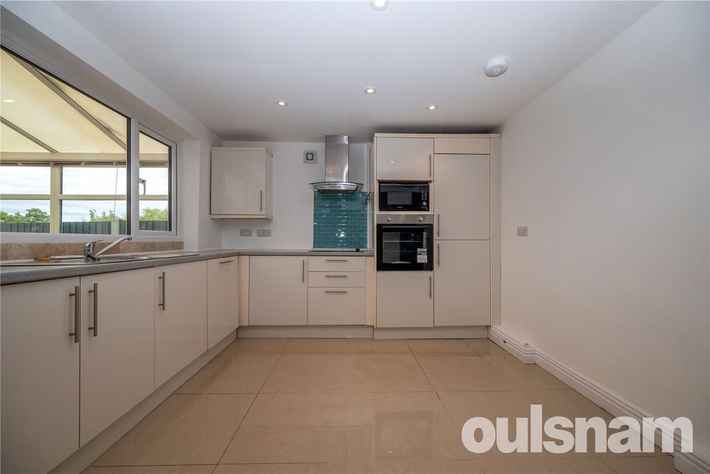 Property photo 2 of 19 Picture No. 09