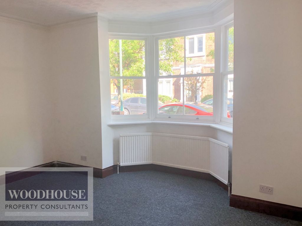 Property photo 2 of 25