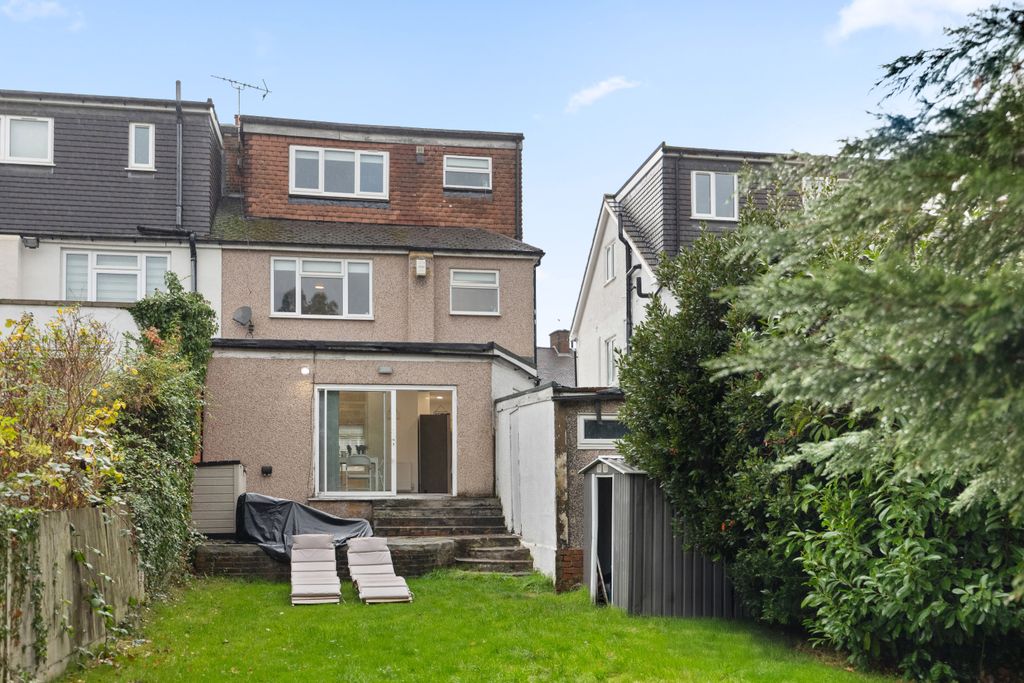 Property photo 3 of 28 Rear