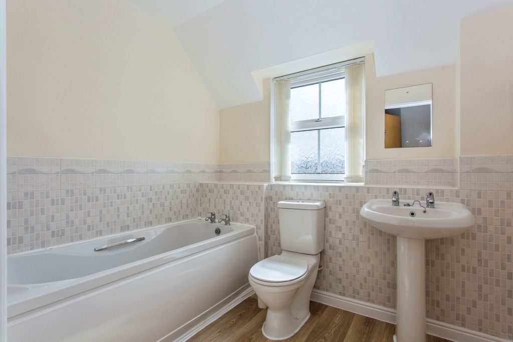 Additional image 11 of 2 bed flat for saleGreat Park Drive, Leyland, Lancashire PR25