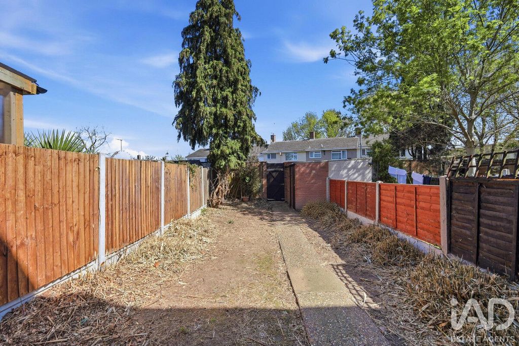 Property photo 3 of 25