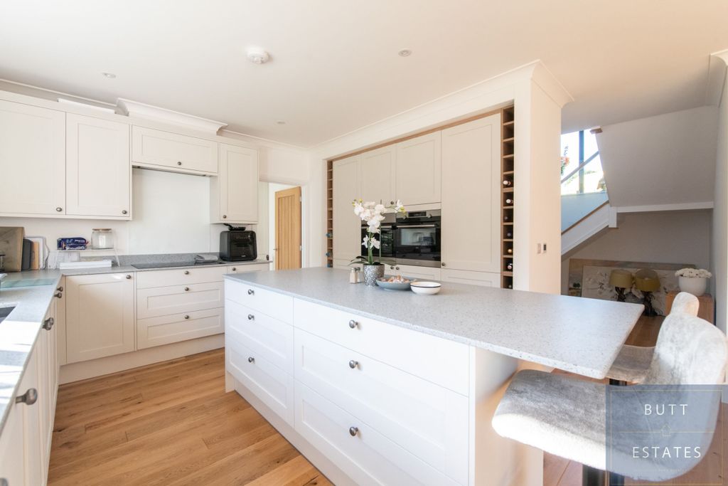 Property photo 3 of 22