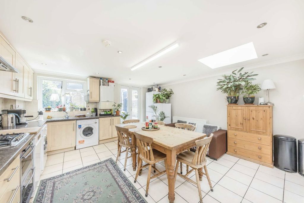 Property photo 3 of 8