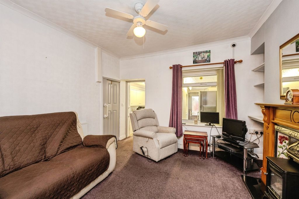Property photo 3 of 17