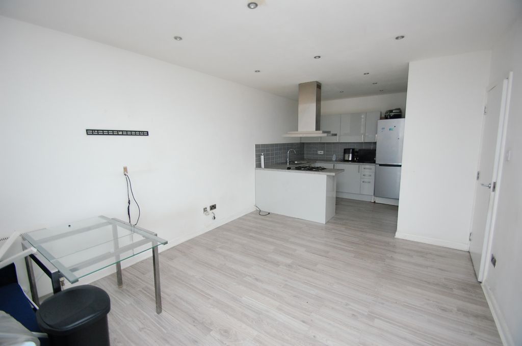 Property photo 3 of 8 4663623