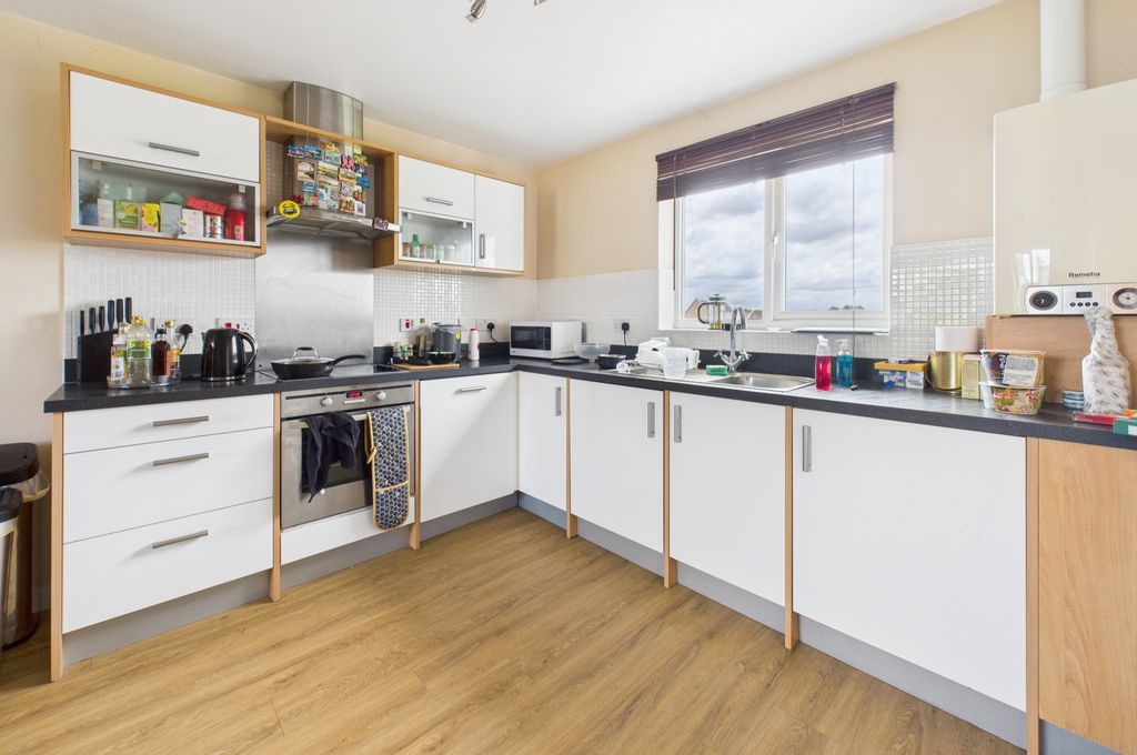 Property photo 2 of 10 Cam02545G0-Pr0481-Still006