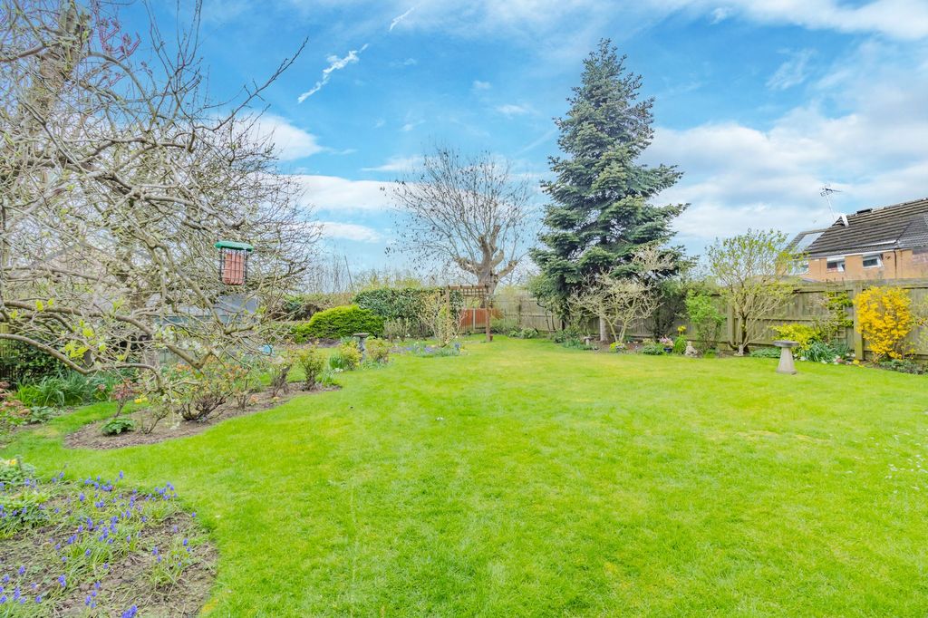 Property photo 2 of 26