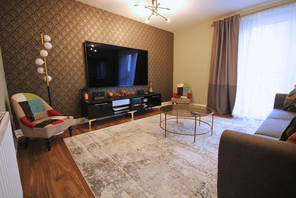 Property photo 3 of 15 liv2 (42).Jpg