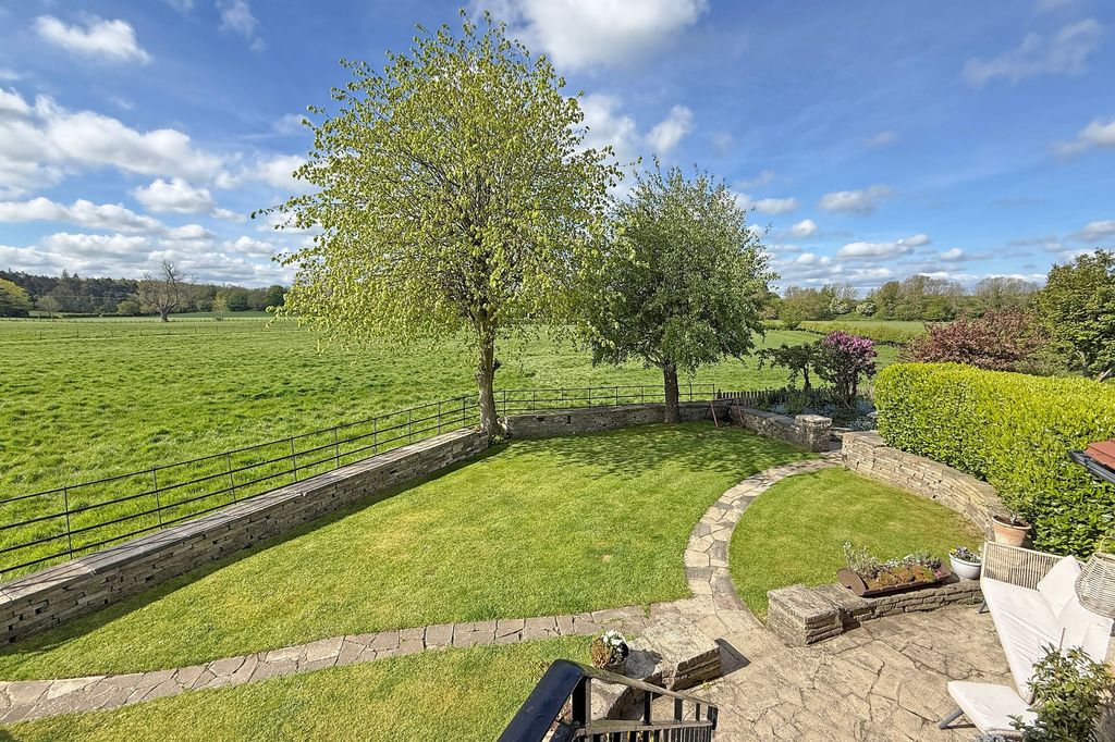Property photo 2 of 38