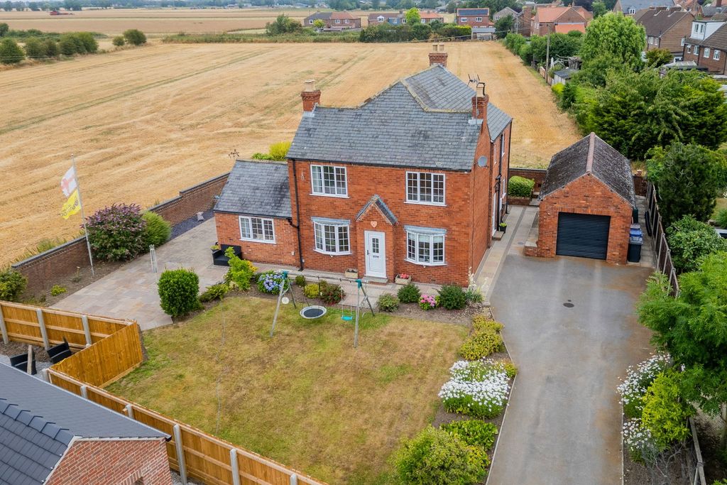 Property photo 1 of 39