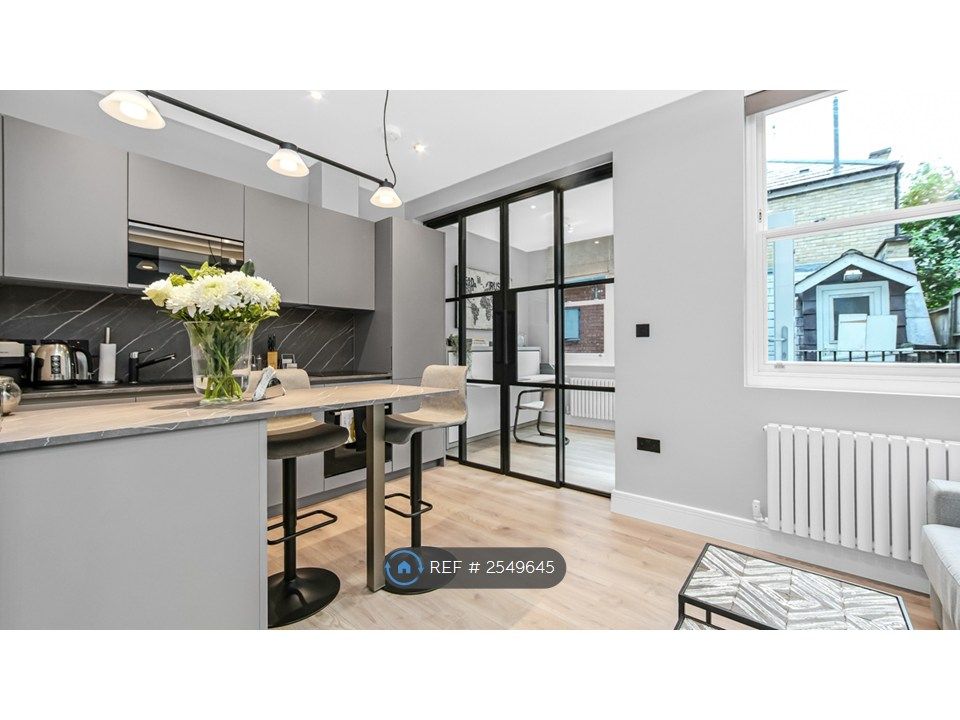 Property photo 1 of 12 Kitchen/Dining Room