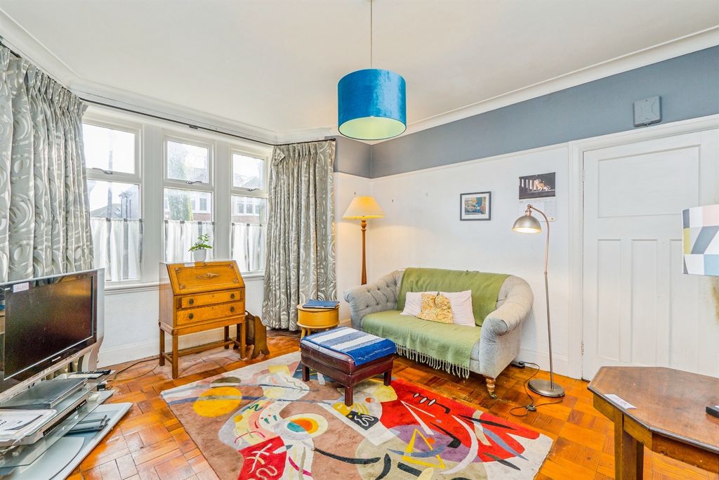 Property photo 2 of 17