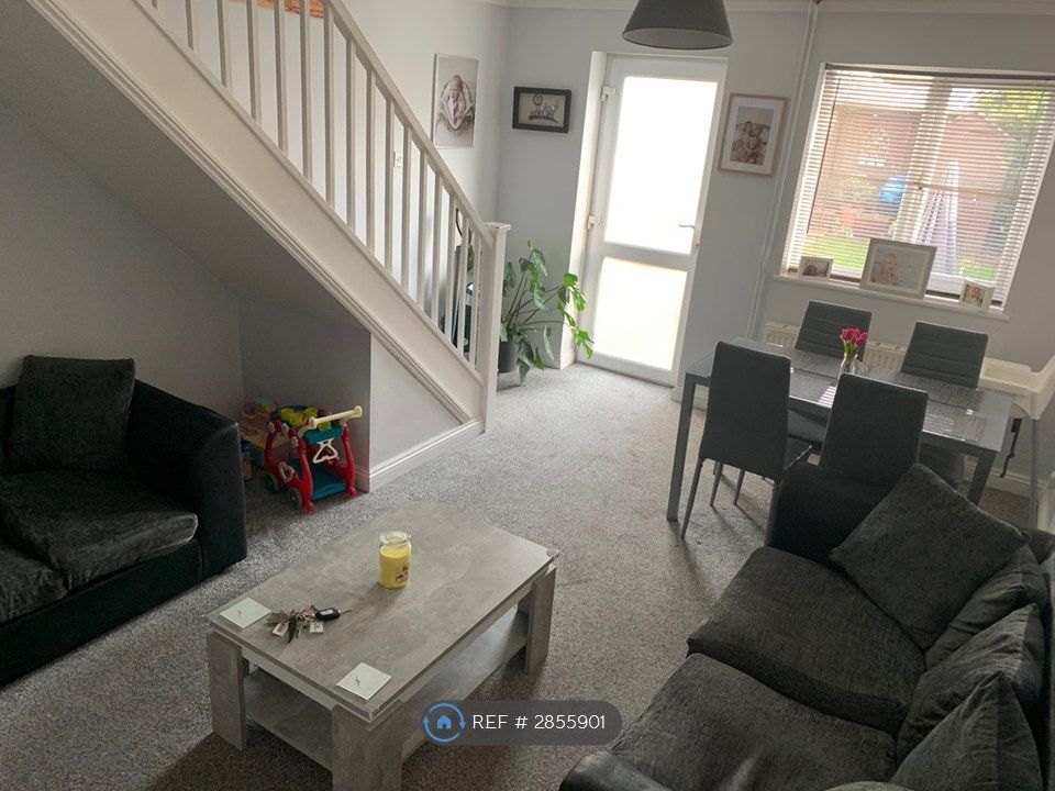 Property photo 3 of 9 Lounge