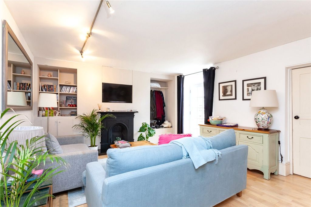 Property photo 3 of 11 Picture No. 24