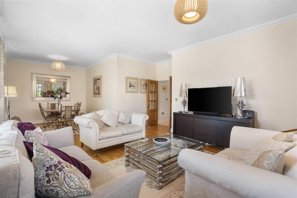 Additional image 4 of 2 bed flat for salePayton Street, Stratford-Upon-Avon CV37