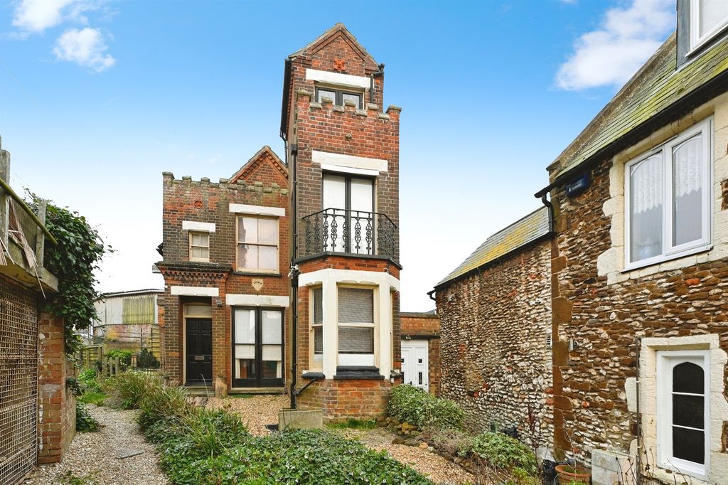 Property photo 1 of 17