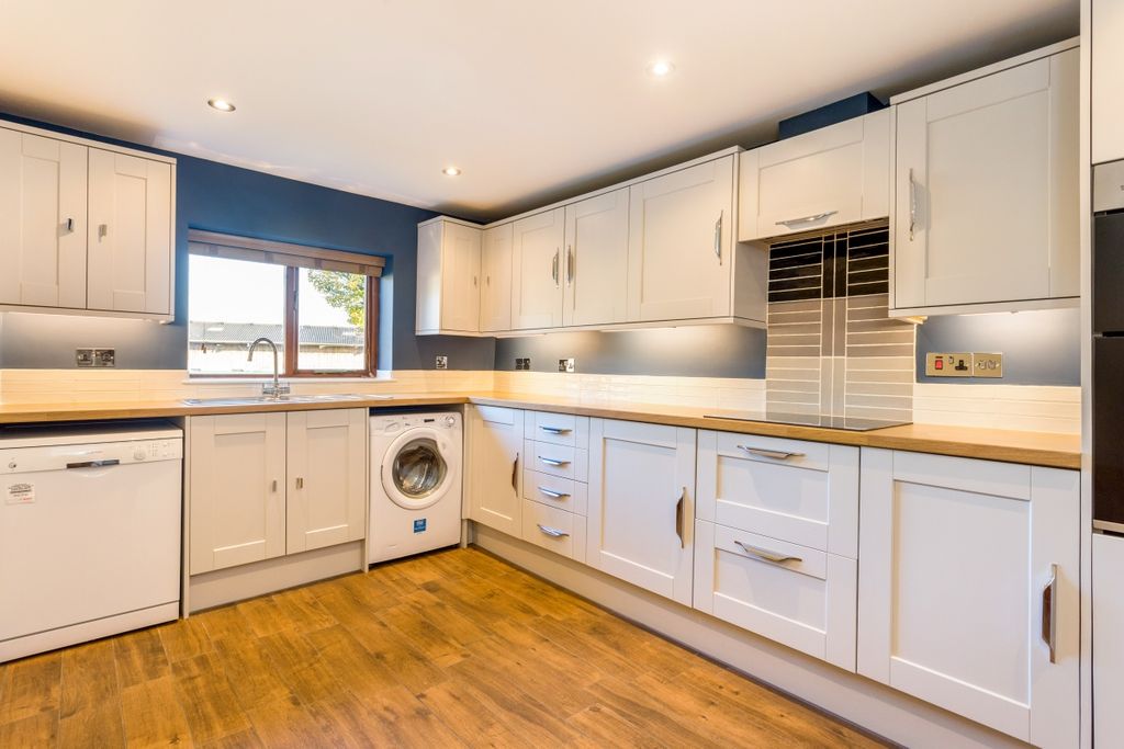 Property photo 2 of 16 The Kennels Lodge...