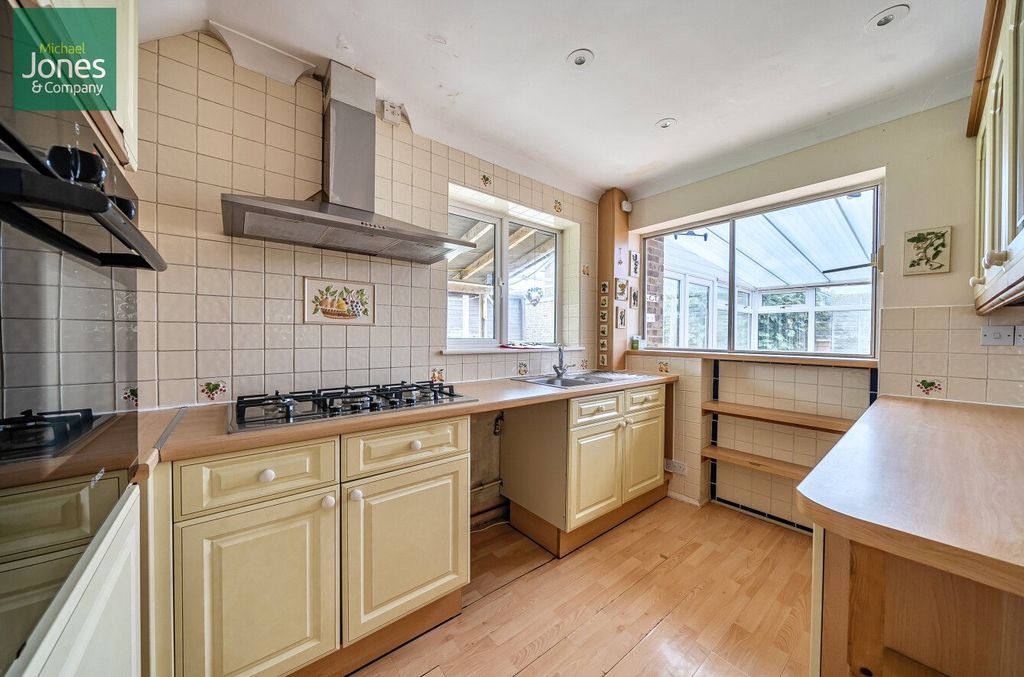 Property photo 2 of 14 Kitchen