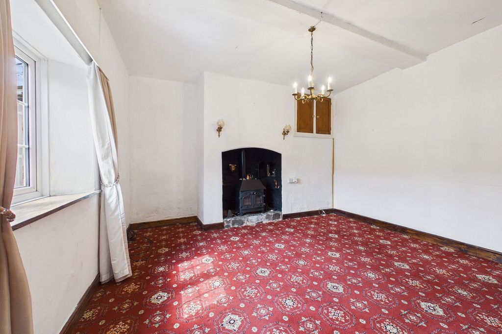Property photo 3 of 27