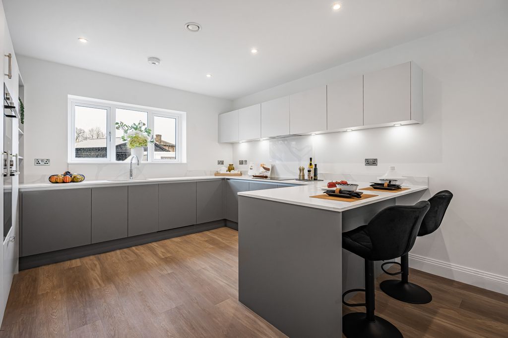 Property photo 2 of 18 Plot 4 Kitchen