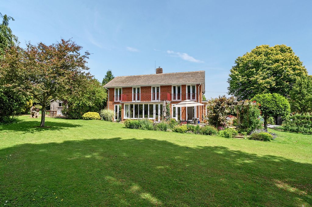 Property photo 1 of 31
