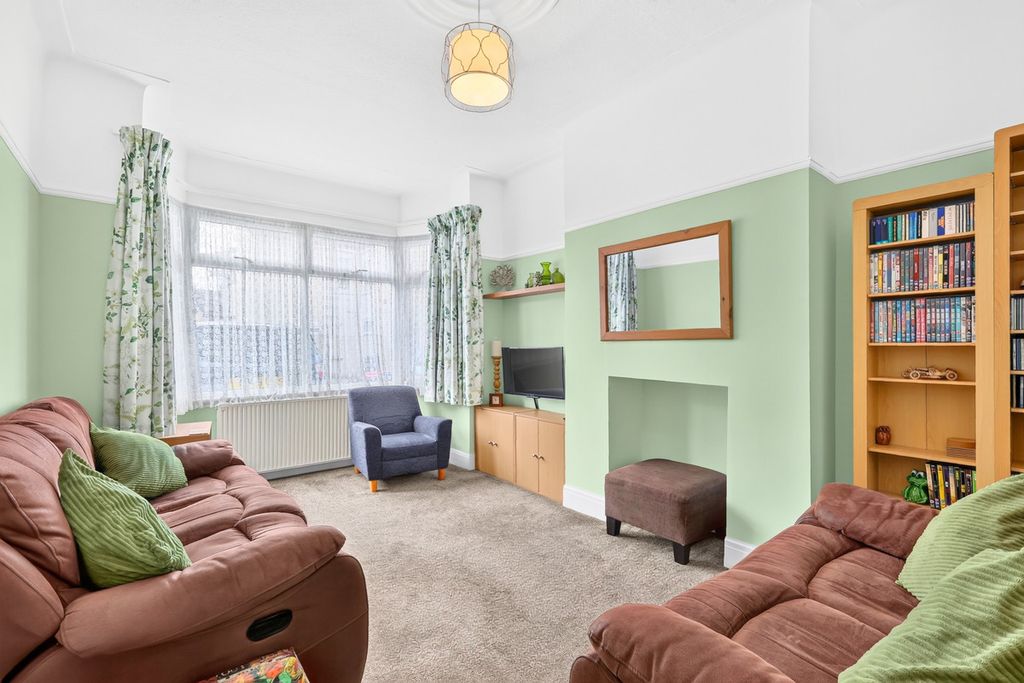 Property photo 2 of 21