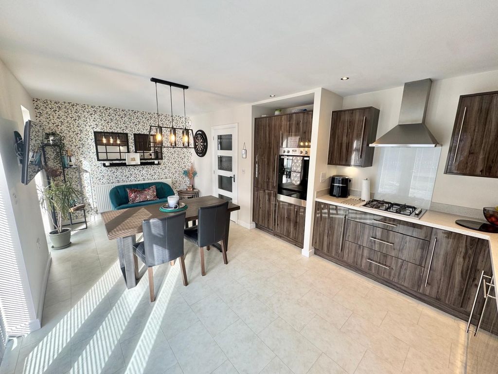 Property photo 3 of 24 Photo 18