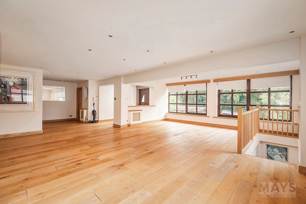 Property photo 3 of 34