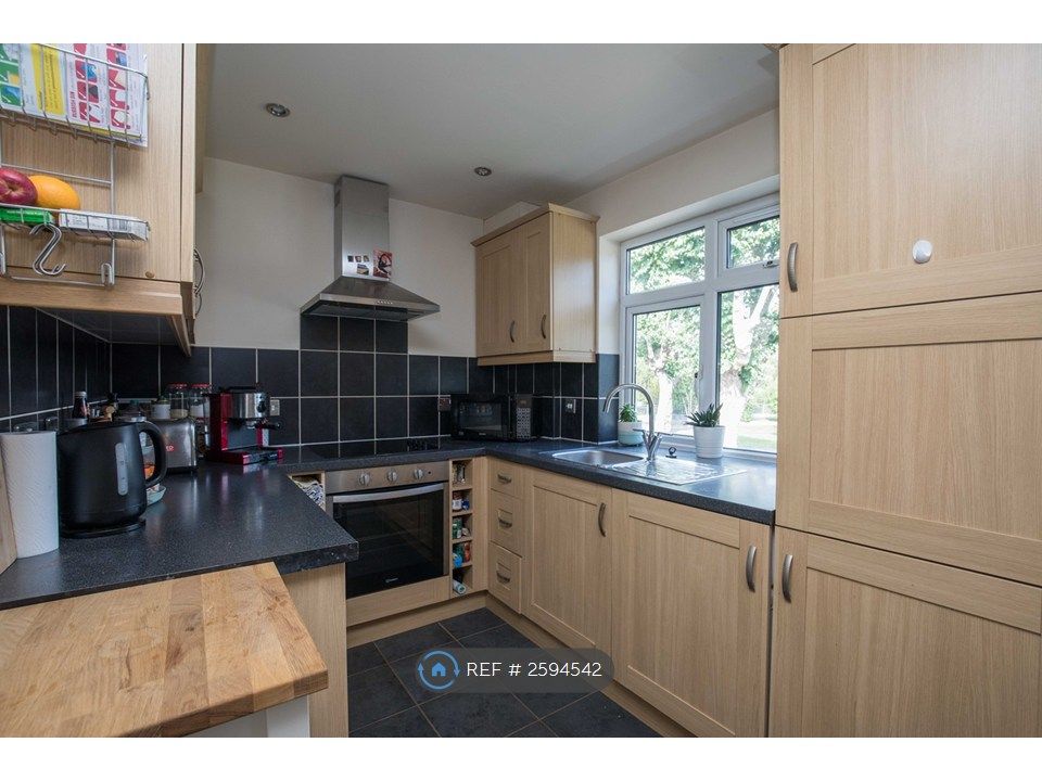 Property photo 2 of 11 Kitchen