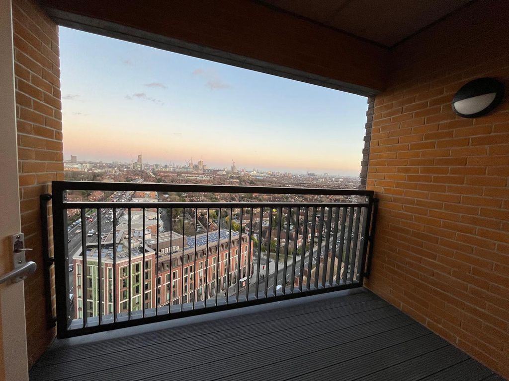 Property photo 3 of 21