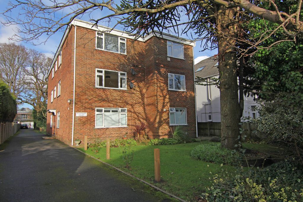 Property photo 1 of 10 Front Of Building 2