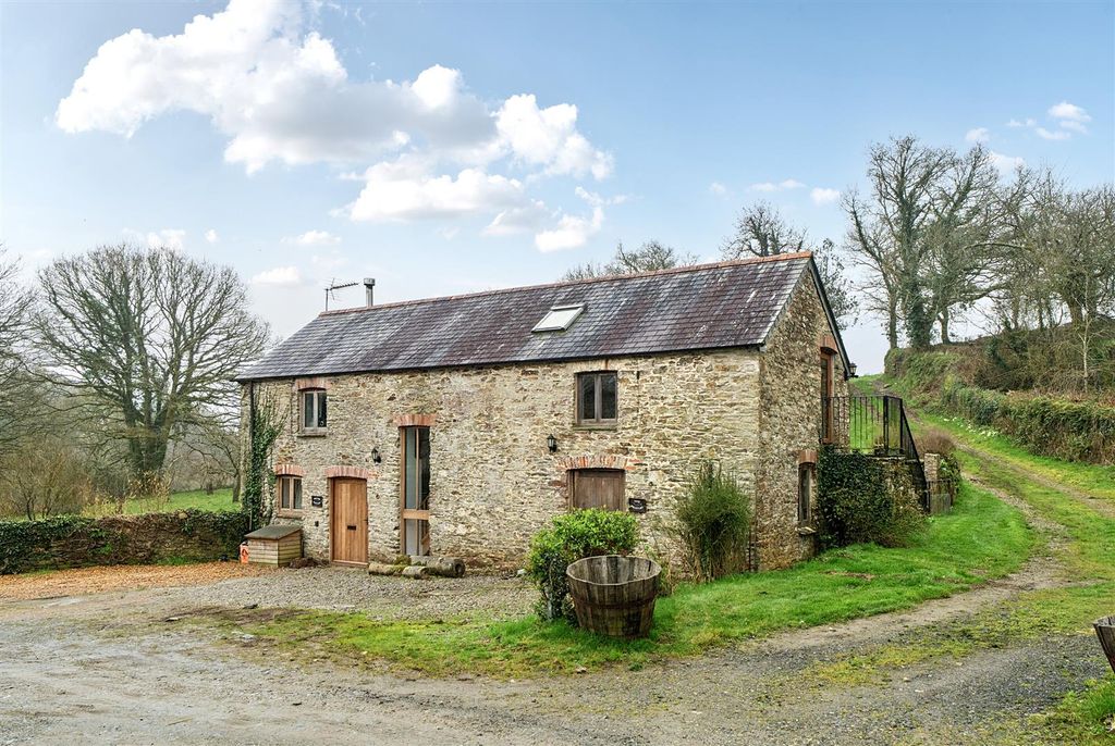 Property photo 2 of 36 Willow Cottage And The Granary