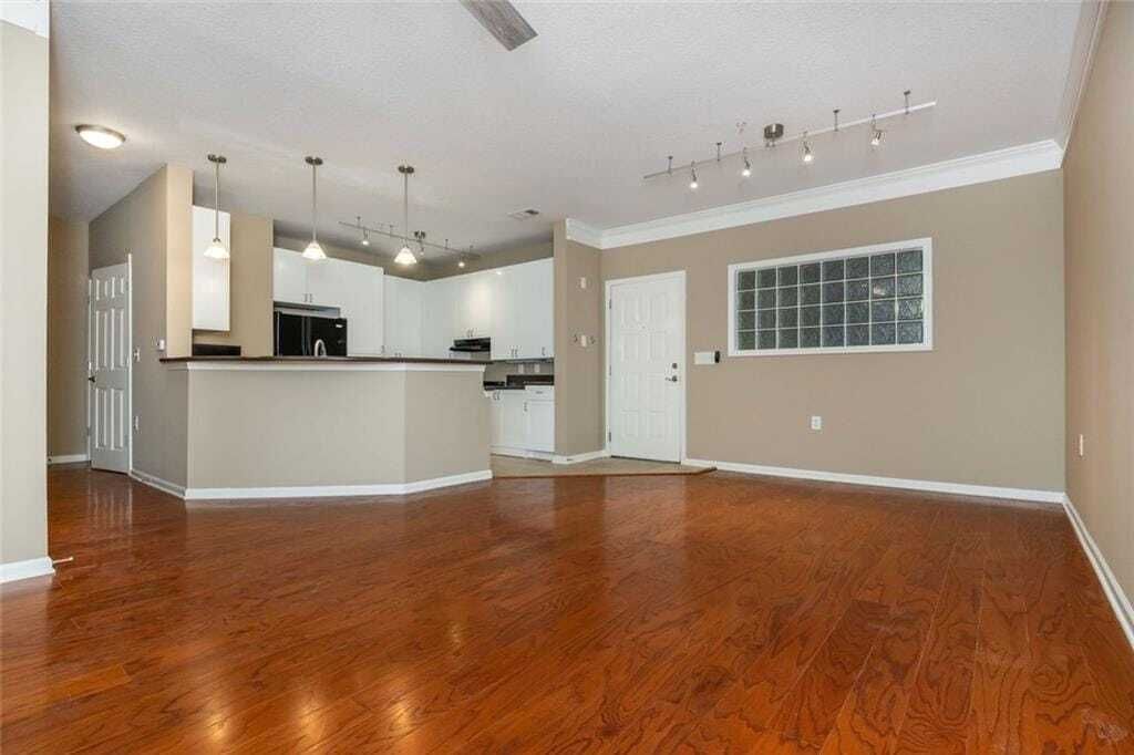 Property photo 1 of 31