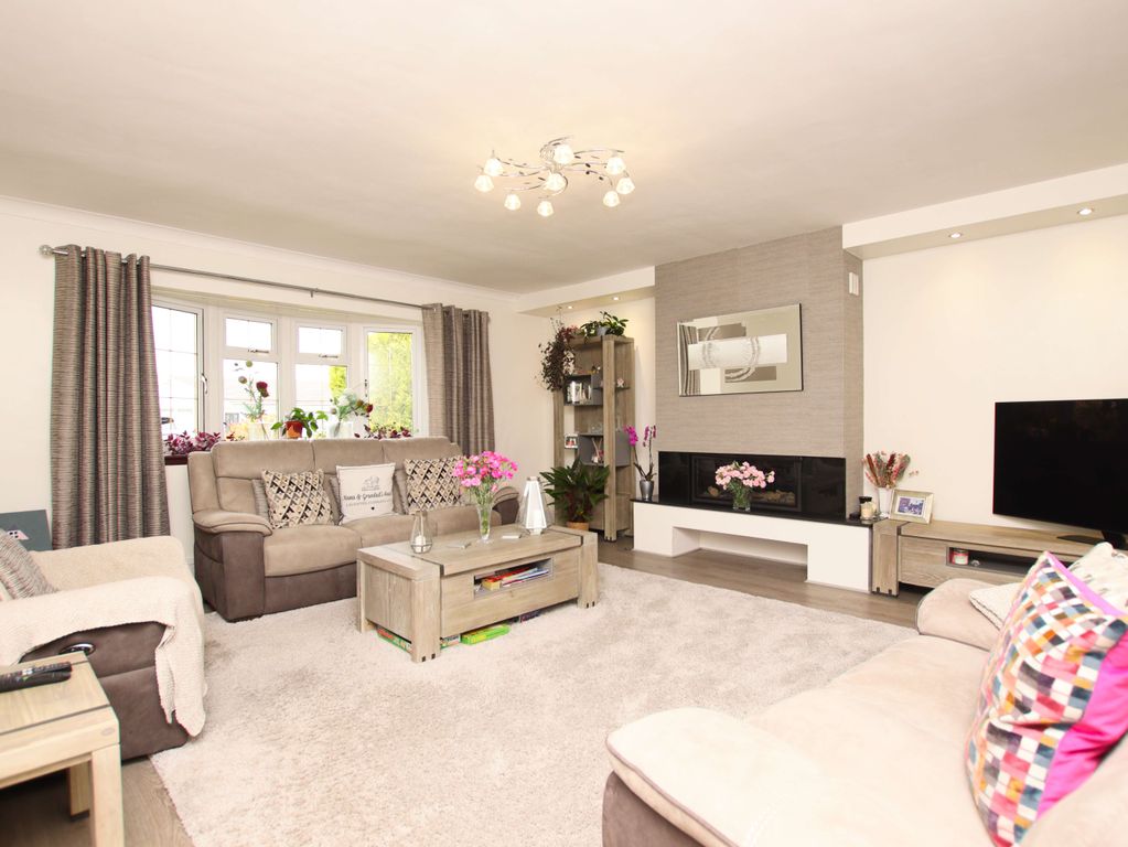 Property photo 2 of 25