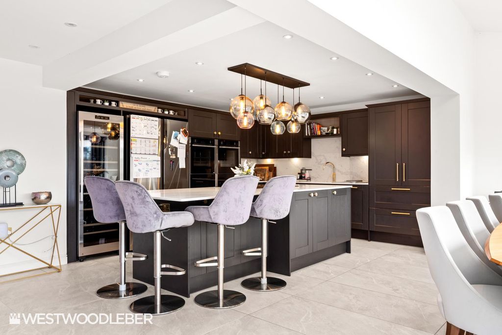 Property photo 3 of 34 Spencerhouse_16.Jpg