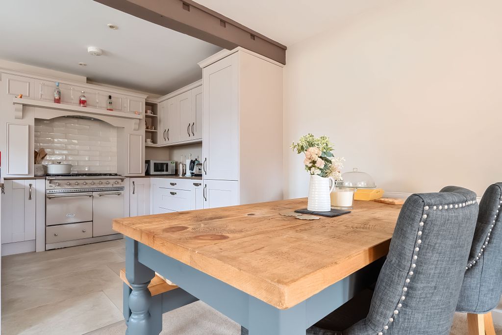 Property photo 3 of 10 Dining Room
