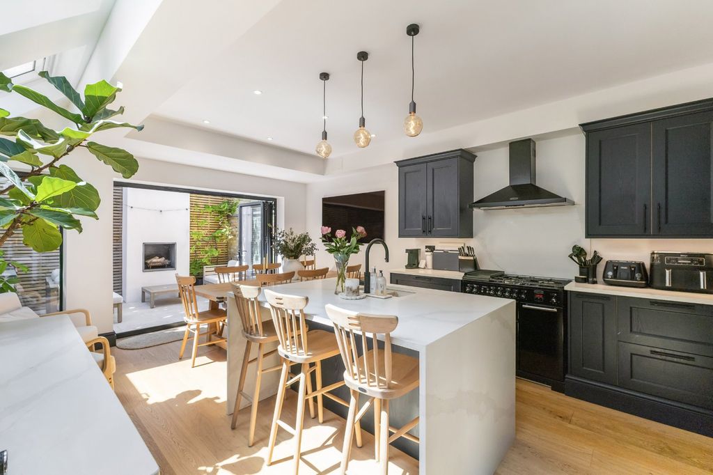 Property photo 1 of 14 Kitchen