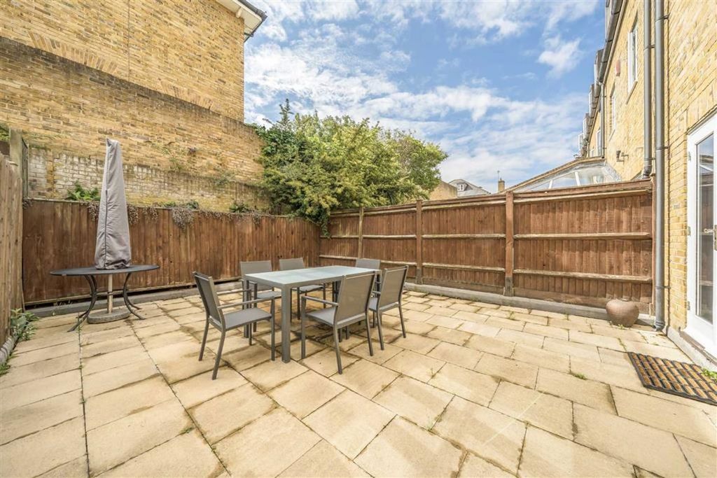 Property photo 3 of 10