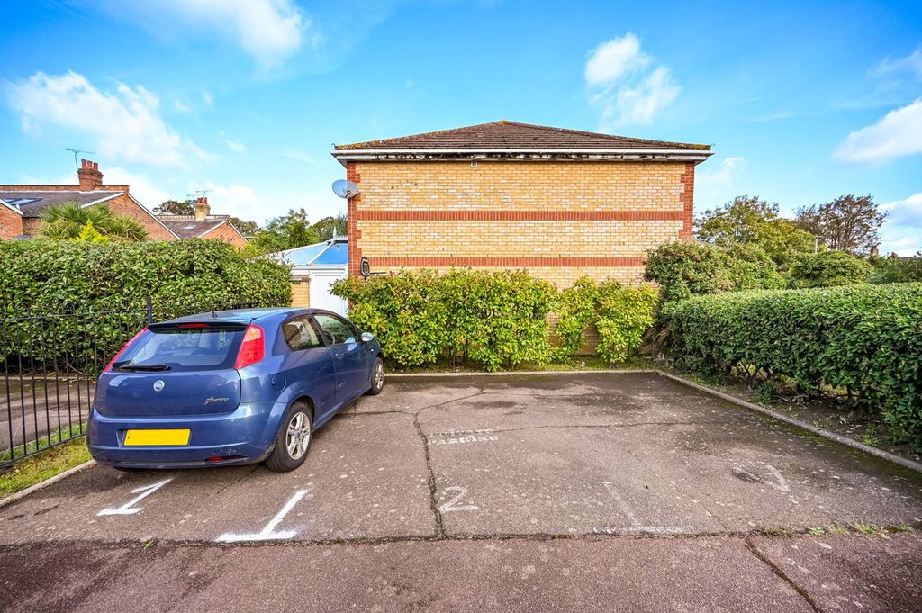 Property photo 1 of 2