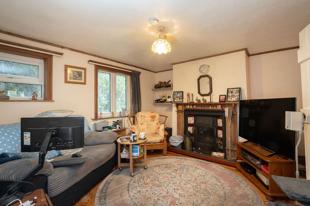 Property photo 3 of 6