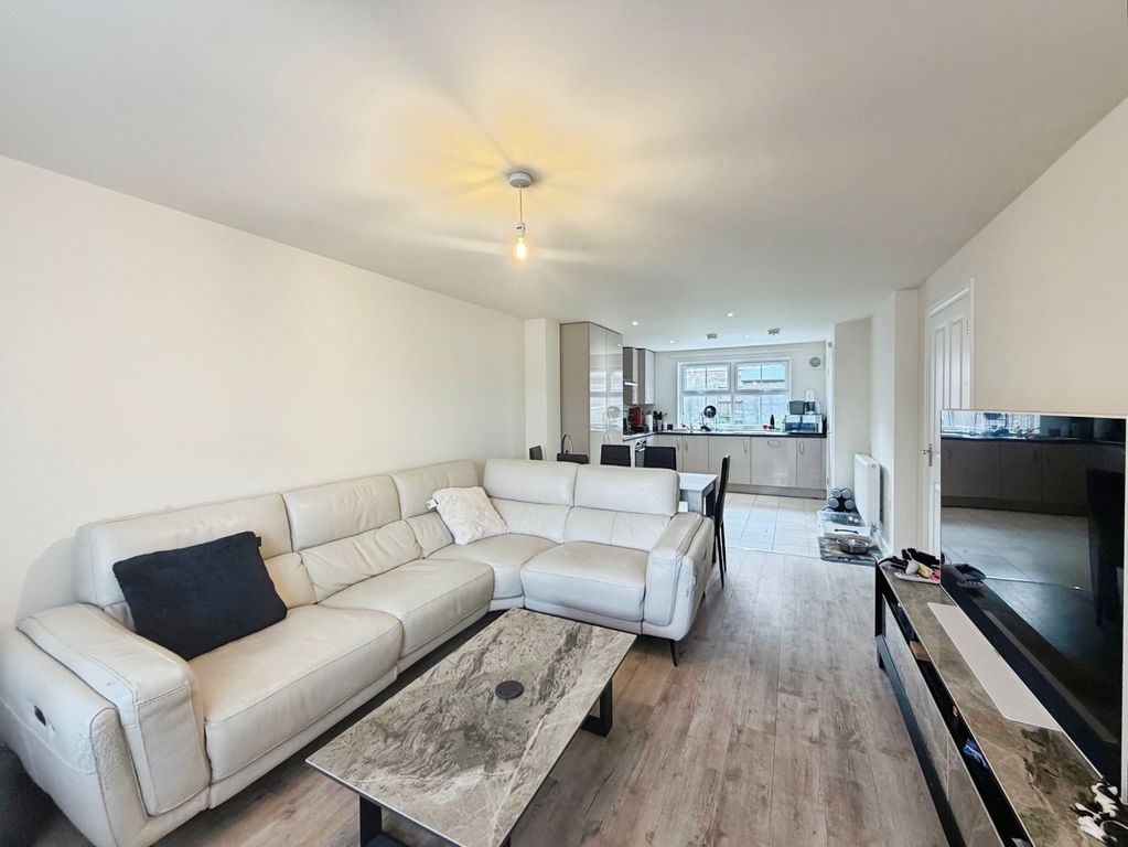 Property photo 2 of 9 Pbox-Img.Jpg