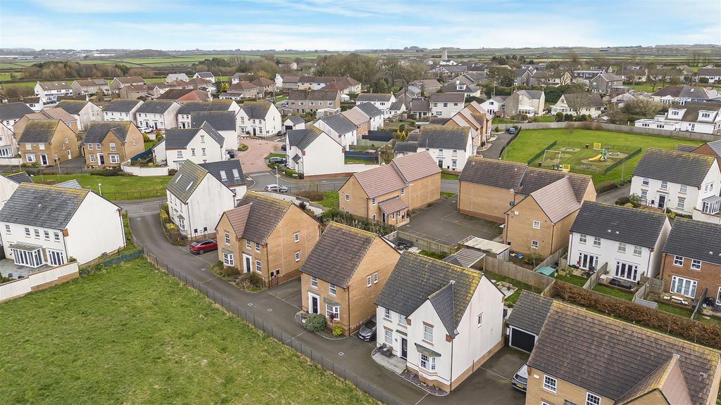 Property photo 3 of 24