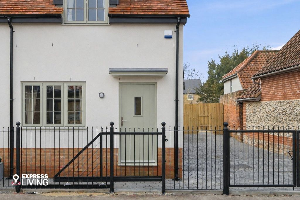 Property photo 3 of 11