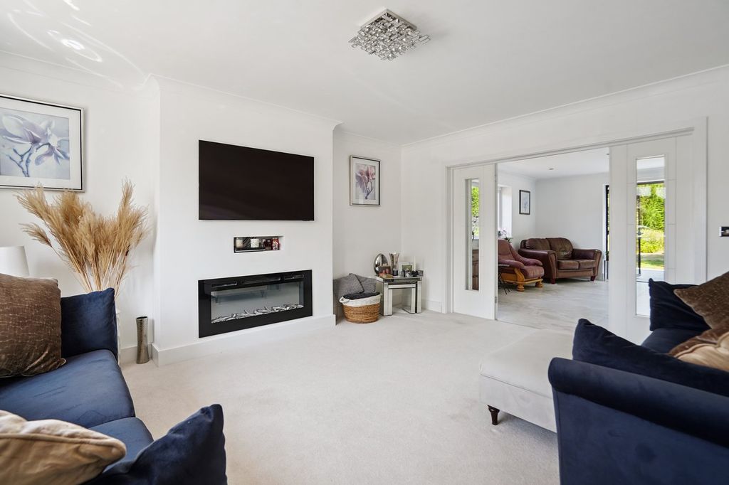 Property photo 3 of 20