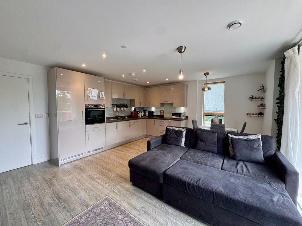 Property photo 2 of 15 5253884